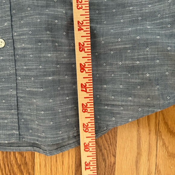 Men’s Large Button Down. - Picture 4 of 4